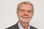 Prof. Dr. Peter Hennicke