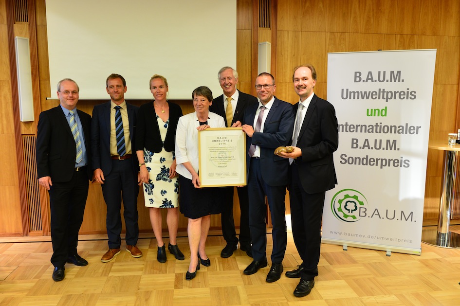 B.A.U.M.-Umweltpreisverleihung an Prof. Dr. Uwe Schneidewind mit Umweltministerin Dr. Barbara Hendricks